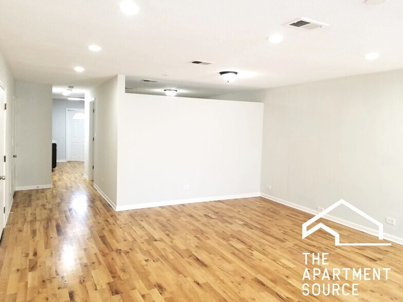 Building Photo - 4642 N Francisco Ave