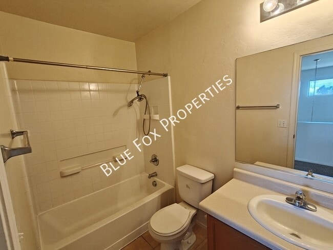 Building Photo - 8262 W Zlacket Dr