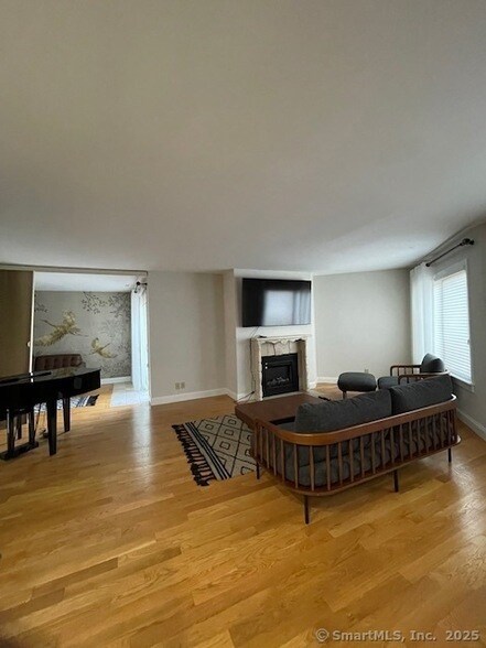 Building Photo - 69 Harbour Close