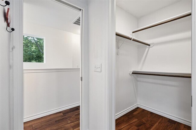 Building Photo - 3407 Banton Rd