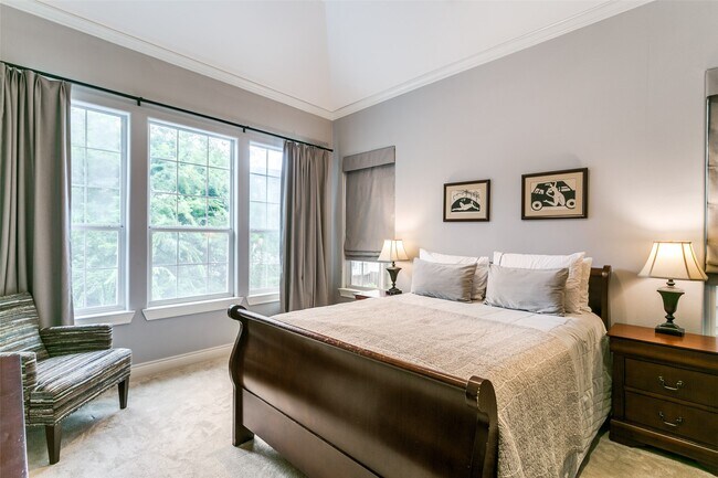 Building Photo - 5742 Kiam St