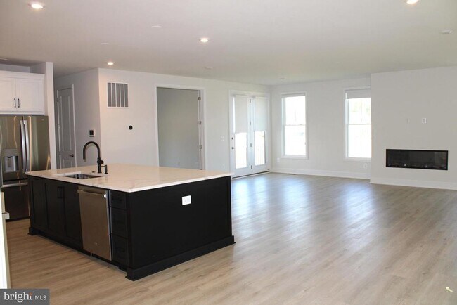 Building Photo - 41887 Night Nurse Cir