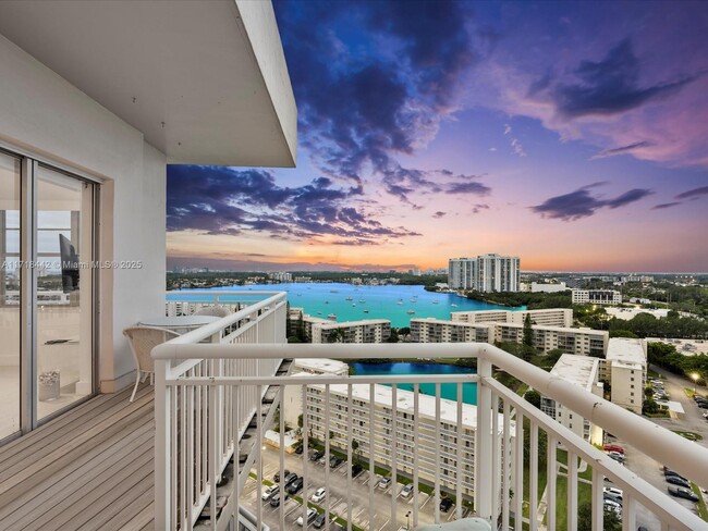 Building Photo - 18011 Biscayne Blvd