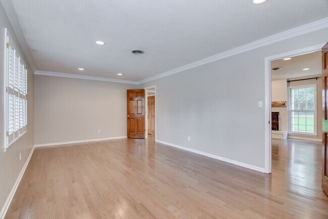 Building Photo - 3205 West Ct