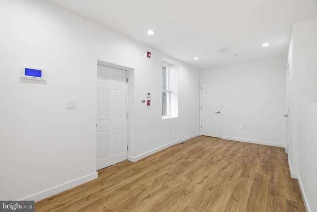 Building Photo - 2162 E York St