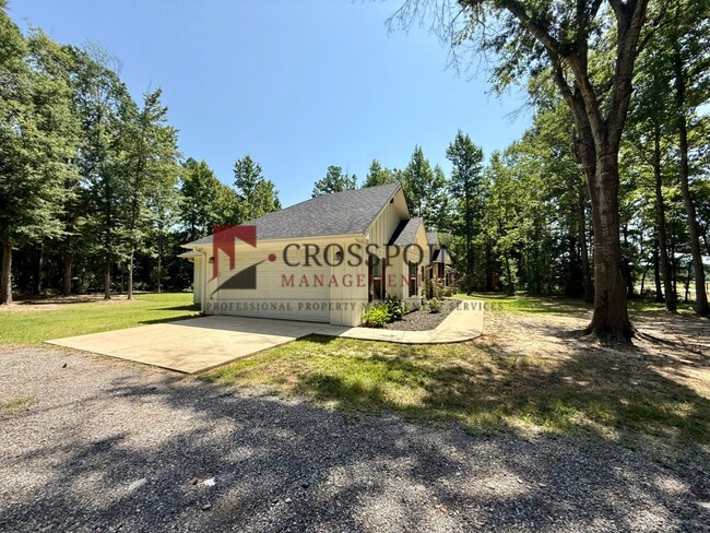 Building Photo - 11142 C R 4103 C
