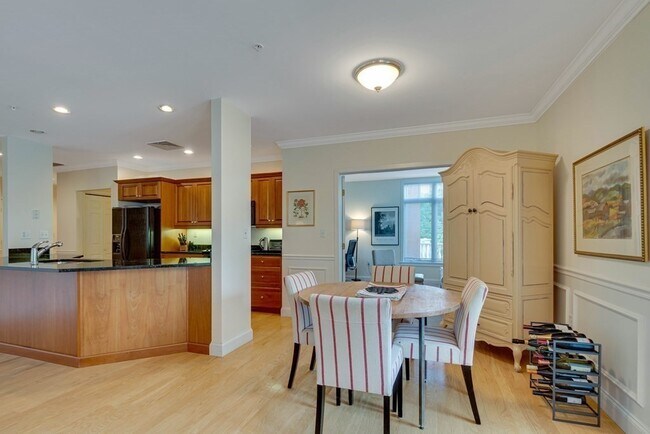 Building Photo - 20 Northwood Dr