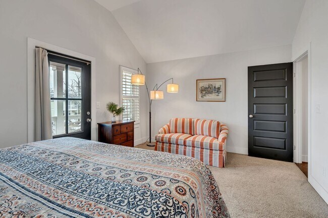 Building Photo - Discover modern rental living in one of Ch...