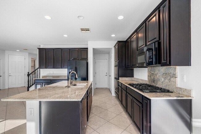 Building Photo - Well-Maintained 4-Bed, 3-Bath Home in Gated Community