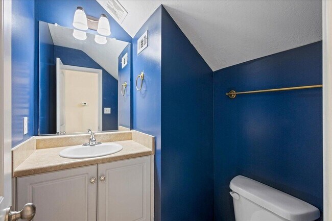 Building Photo - 2121 Grv Lndg Wy