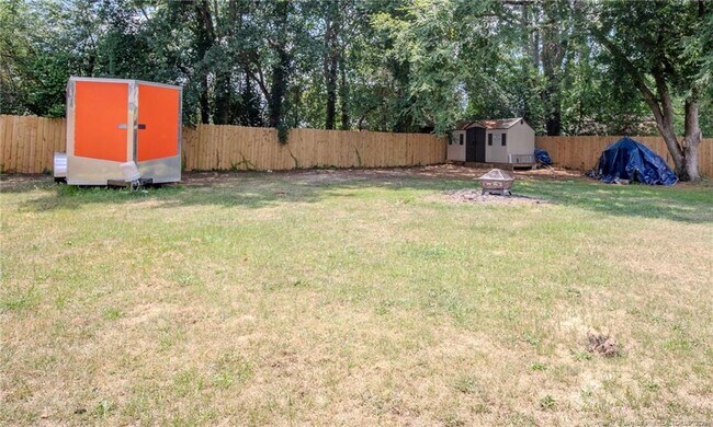 Building Photo - 3230 Periwinkle Dr