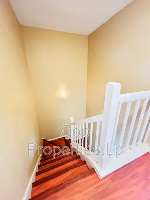 Building Photo - 1804 Gary’s Park