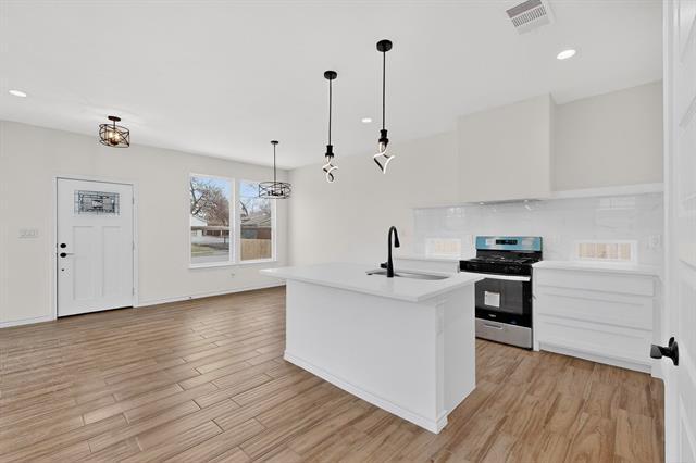 Building Photo - 1610 Life Ave