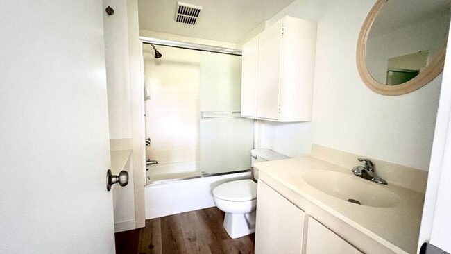 Building Photo - 1013 Prospect St