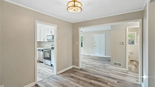 Building Photo - Summit Property