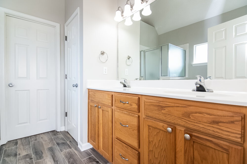 Building Photo - 5820 Lillian Bend Dr