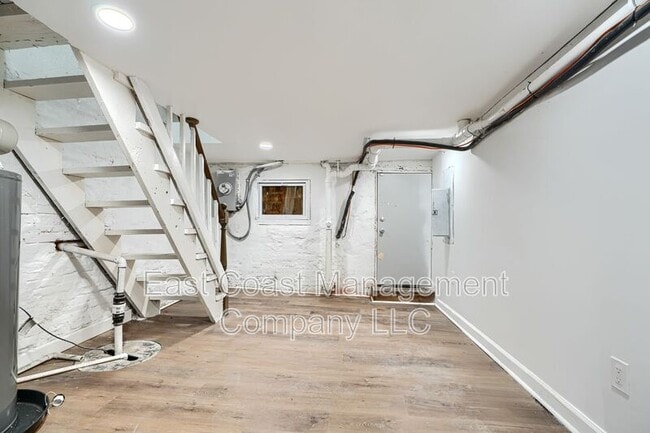 Building Photo - 1153 Sargeant St