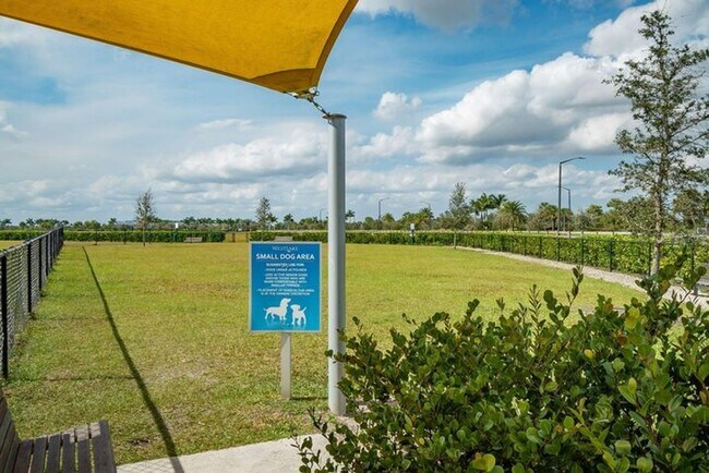 Building Photo - 4985 Coquina Pl