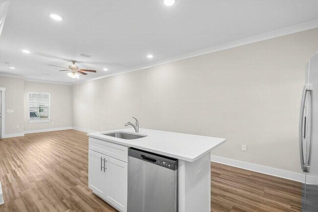 Building Photo - 289 N Sand Palm Rd