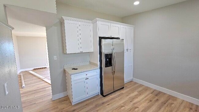 Building Photo - 2202 W Heatherbrae Dr