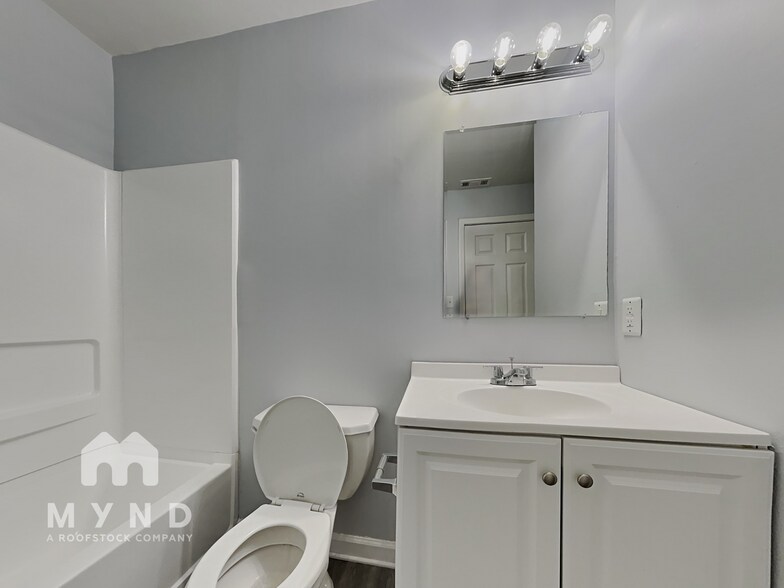 Building Photo - 2421 2nd St NW