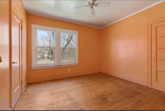 Building Photo - 1301 W 71st Pl