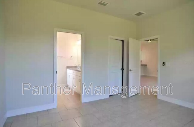 Building Photo - 1012 San Cristobal Ave
