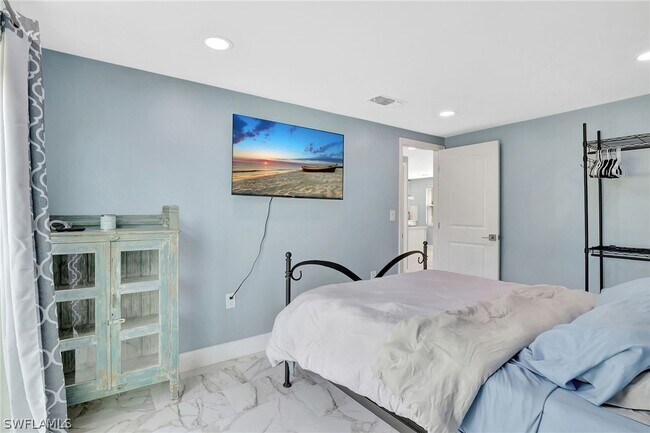 Building Photo - 1009 Ridge St