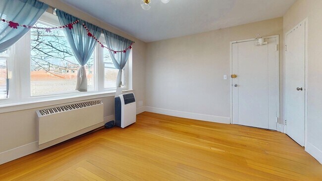 Building Photo - 465 Arborway