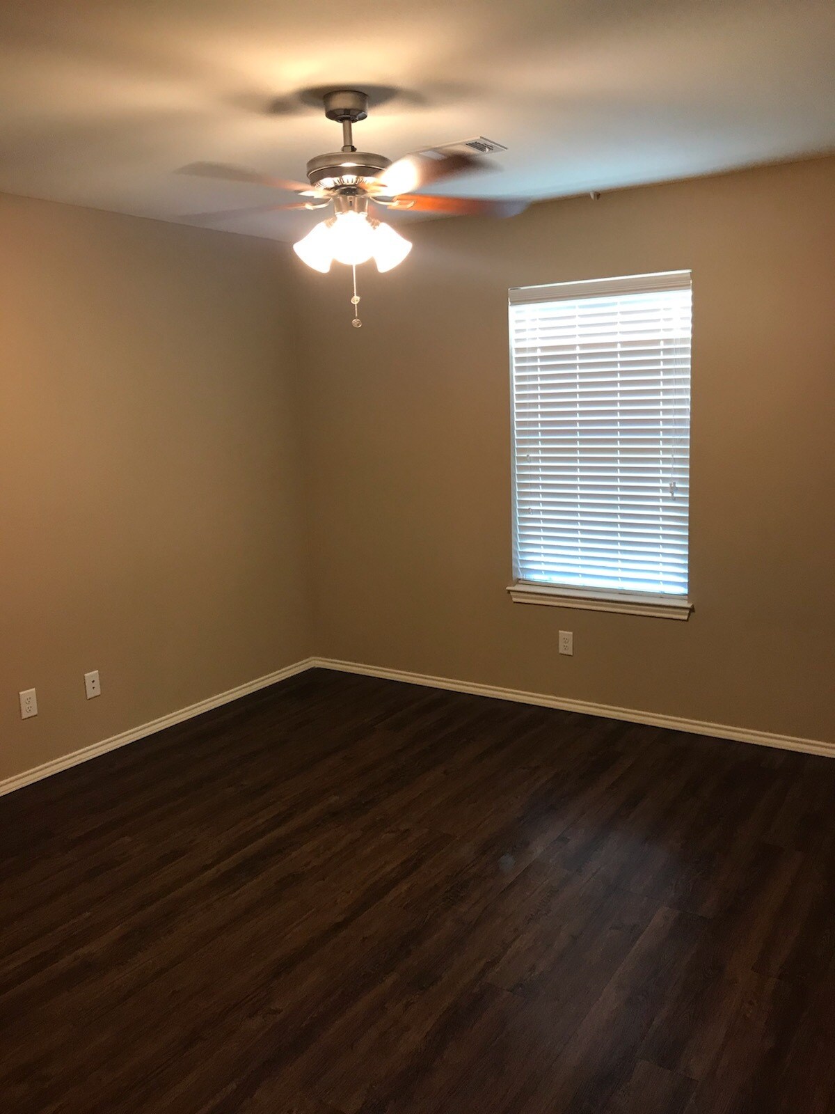 Building Photo - 4220 Castlegate Dr