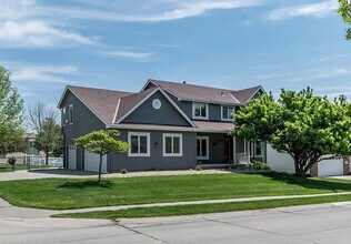 Building Photo - 1723 N 171st St