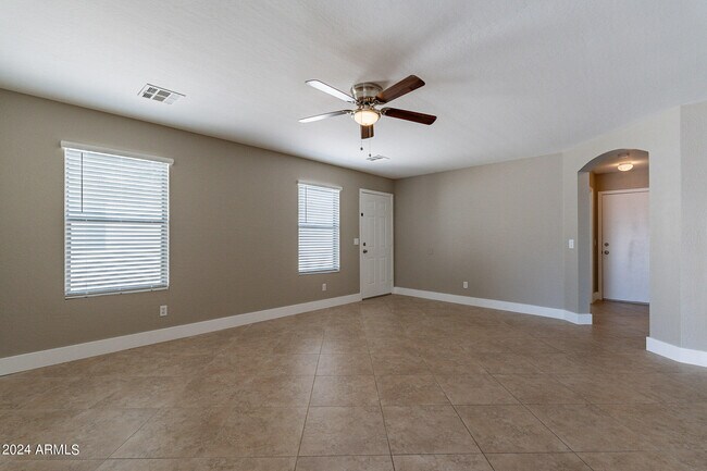 Building Photo - 6824 E Haven Ave