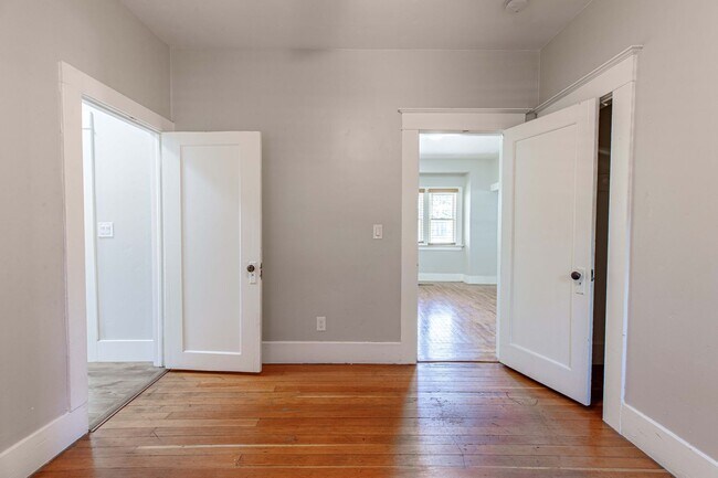 Building Photo - 229 Orange Ave