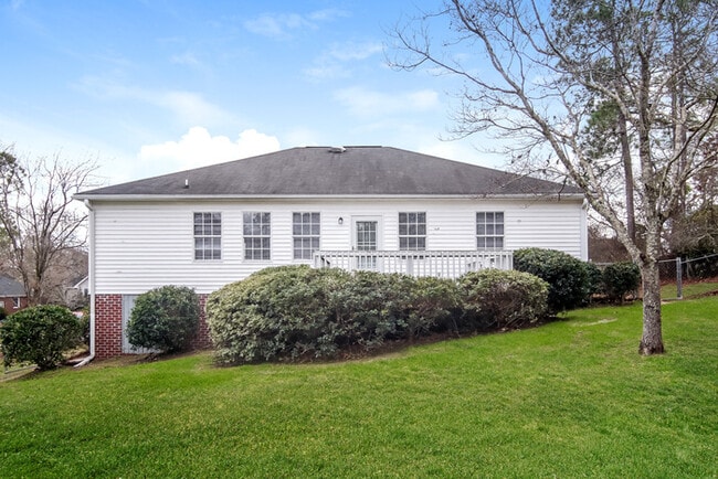 Building Photo - 505 Ferncliffe Rd