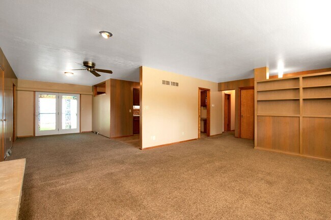 Building Photo - 1111 Wharton Manor Rd