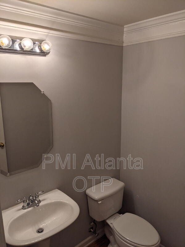 Building Photo - 1734 Highlands View Dr