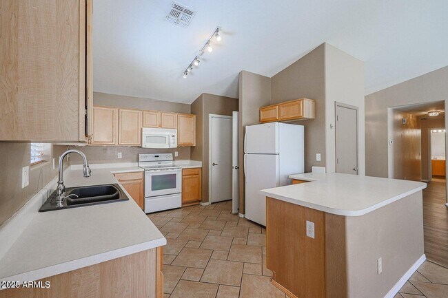 Building Photo - 15230 W Crocus Dr