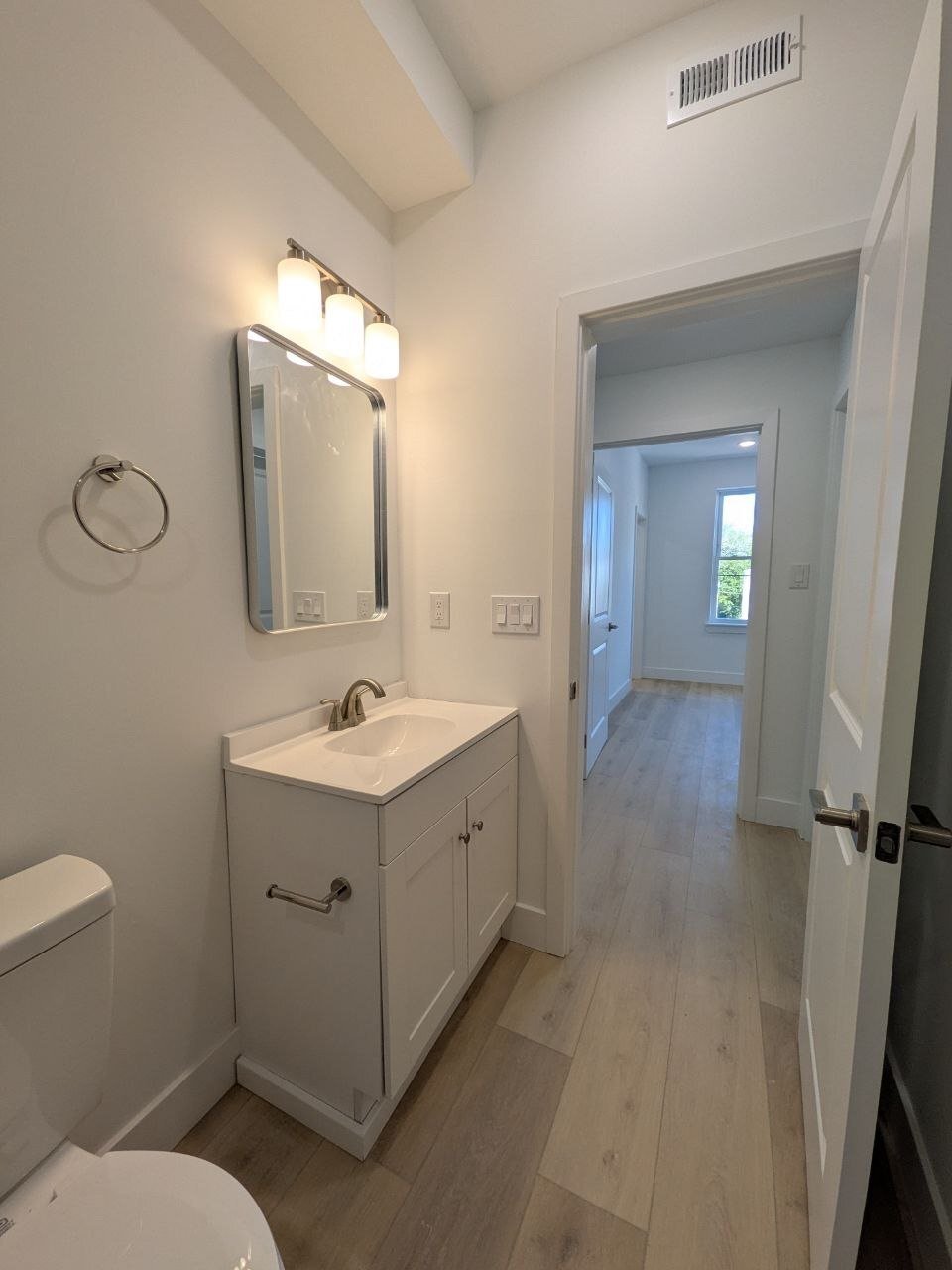 Building Photo - 115 N 63rd St