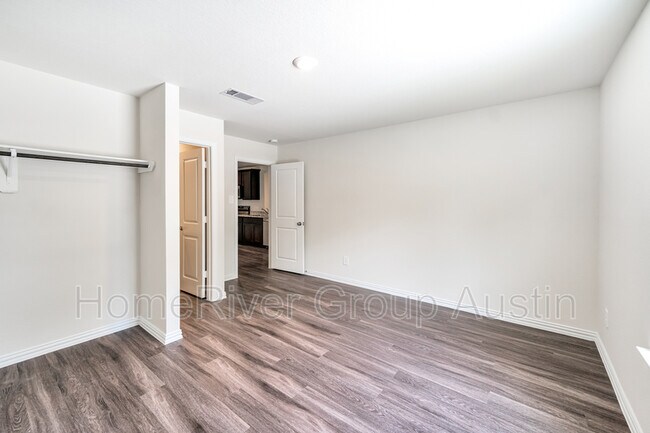 Building Photo - 220 44th St