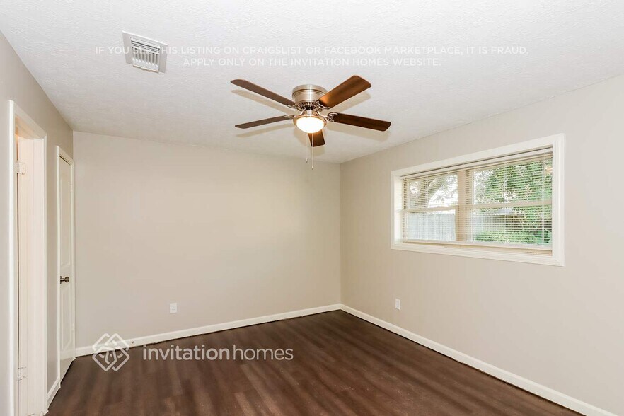 Building Photo - 2104 Yorktown Ct S