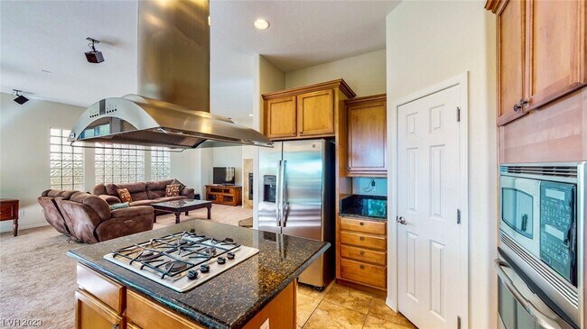 Building Photo - 348 Hanbury Manor Ln