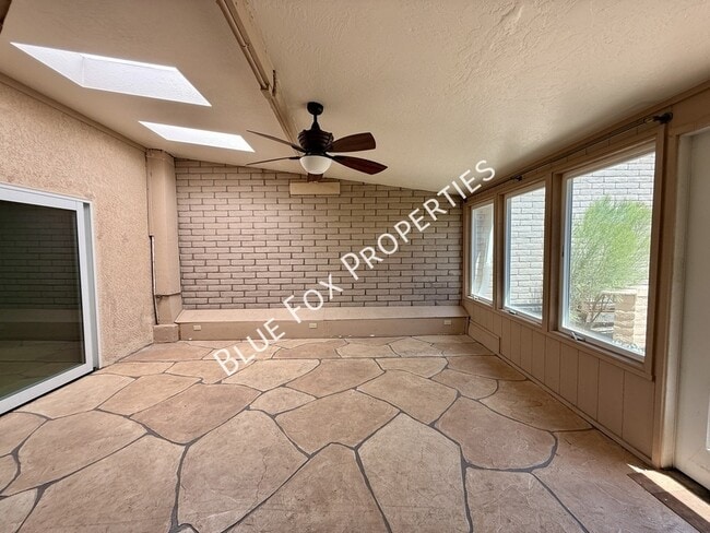 Building Photo - 4635 E Camino Rosa