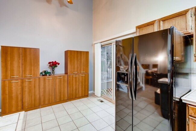 Building Photo - 3 bed, 2 bath Multi-Level Home on Cul-De-Sac