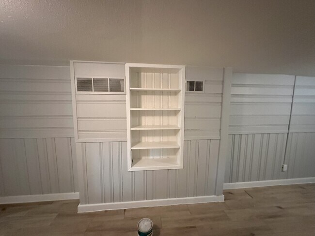 Building Photo - 2025 Emporia St