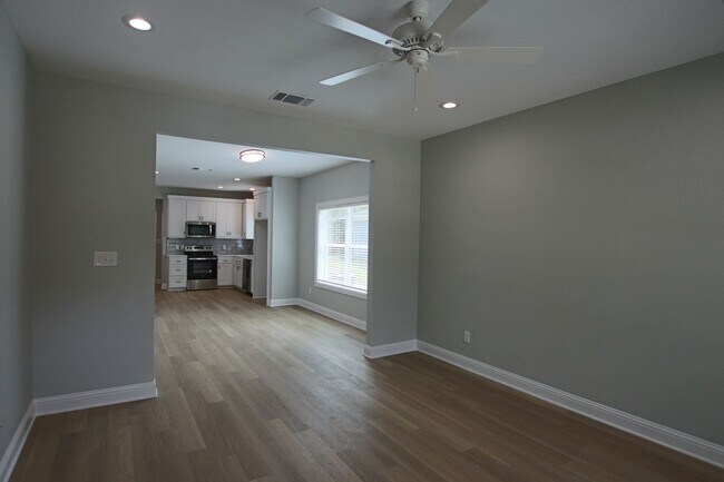 Building Photo - Coming Soon! 3 Bed 2 Bath Town Home in Tyler, Tx!