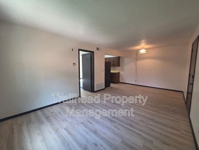 Building Photo - 1314 E Frederick St