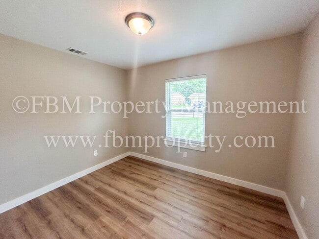 Building Photo - 808 Loy Ln
