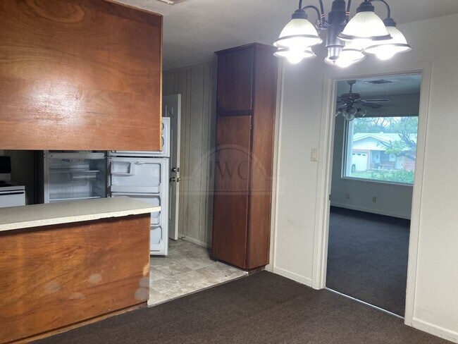 Building Photo - 310 Prather Dr