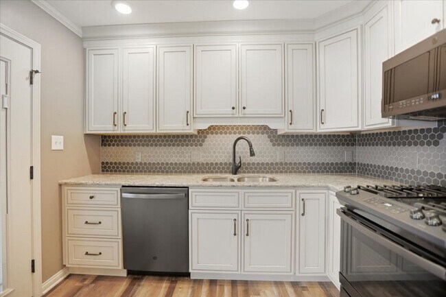 Building Photo - Charming 3-Bedroom Ranch in a Convenient Location!