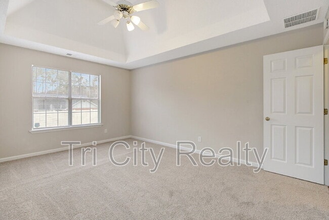 Building Photo - 110 York Ln